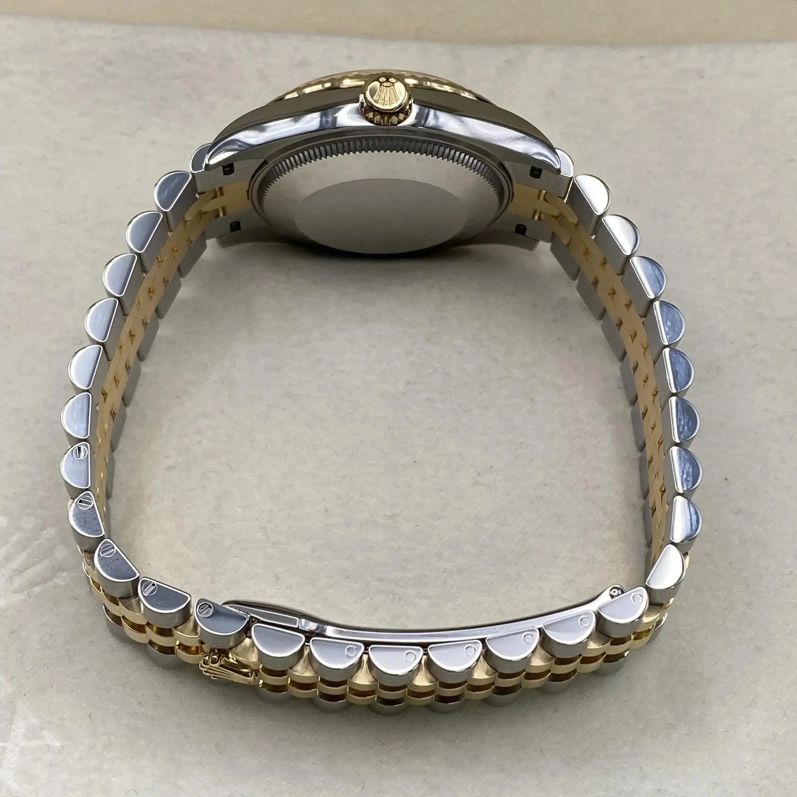 RLX Datejust m278273-0023/0024 31mm Black Mother-of-Pearl Dial Stainless Steel and Yellow Gold Oyster Watch - Image 15