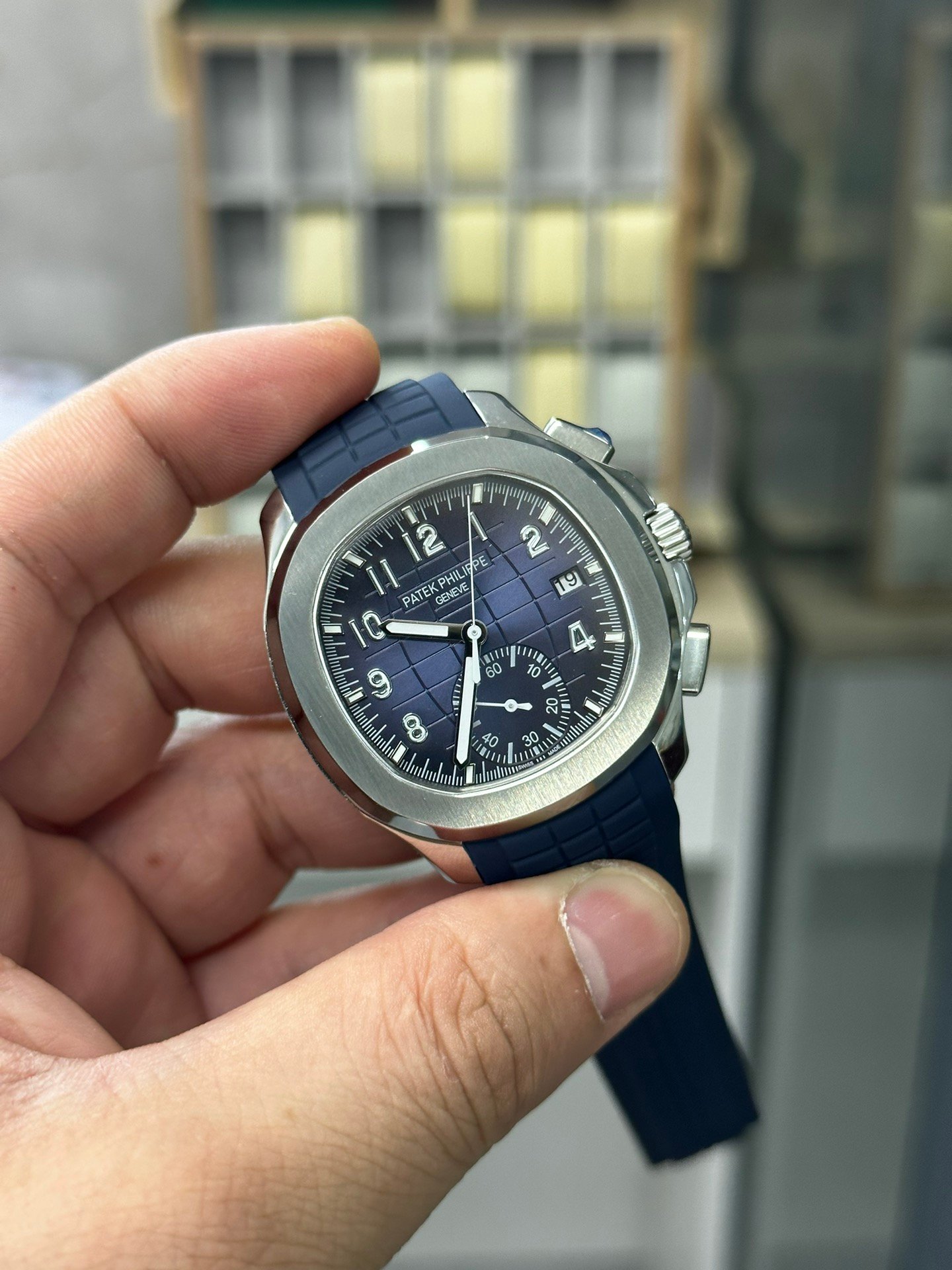 【Super Clone】Replica Patek Philippe Aquanaut 5968G 001 42mm Mens Watch - Image 2
