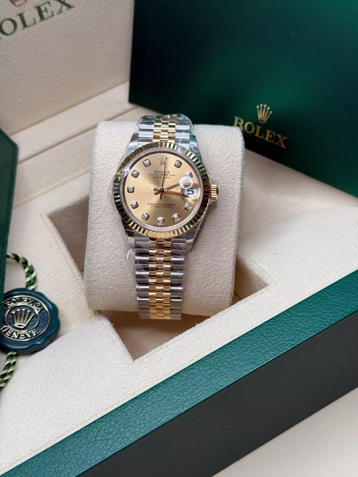 RLX Datejust m278273-0025/0026 31mm Champagne Dial Stainless Steel and Yellow Gold Oyster Watch - Image 8
