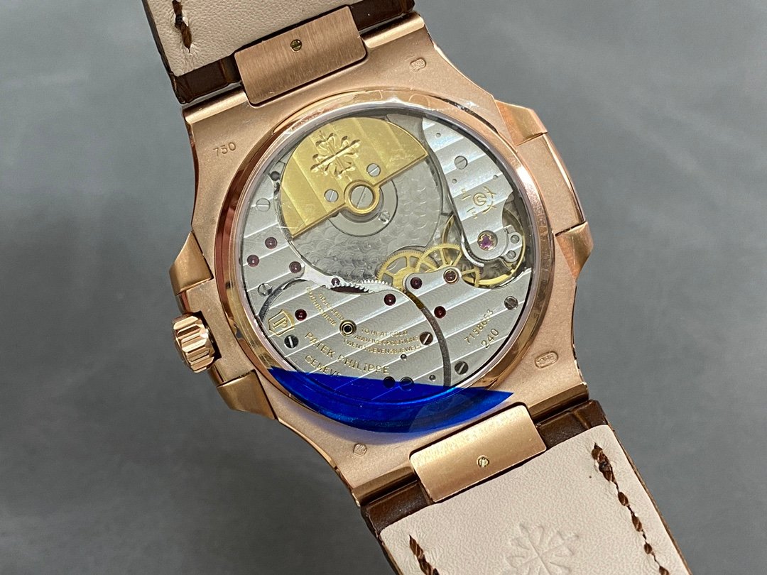 【Super Clone】Replica Patek Philippe Nautilus 5724 001 40mm Mens Watch - Image 10