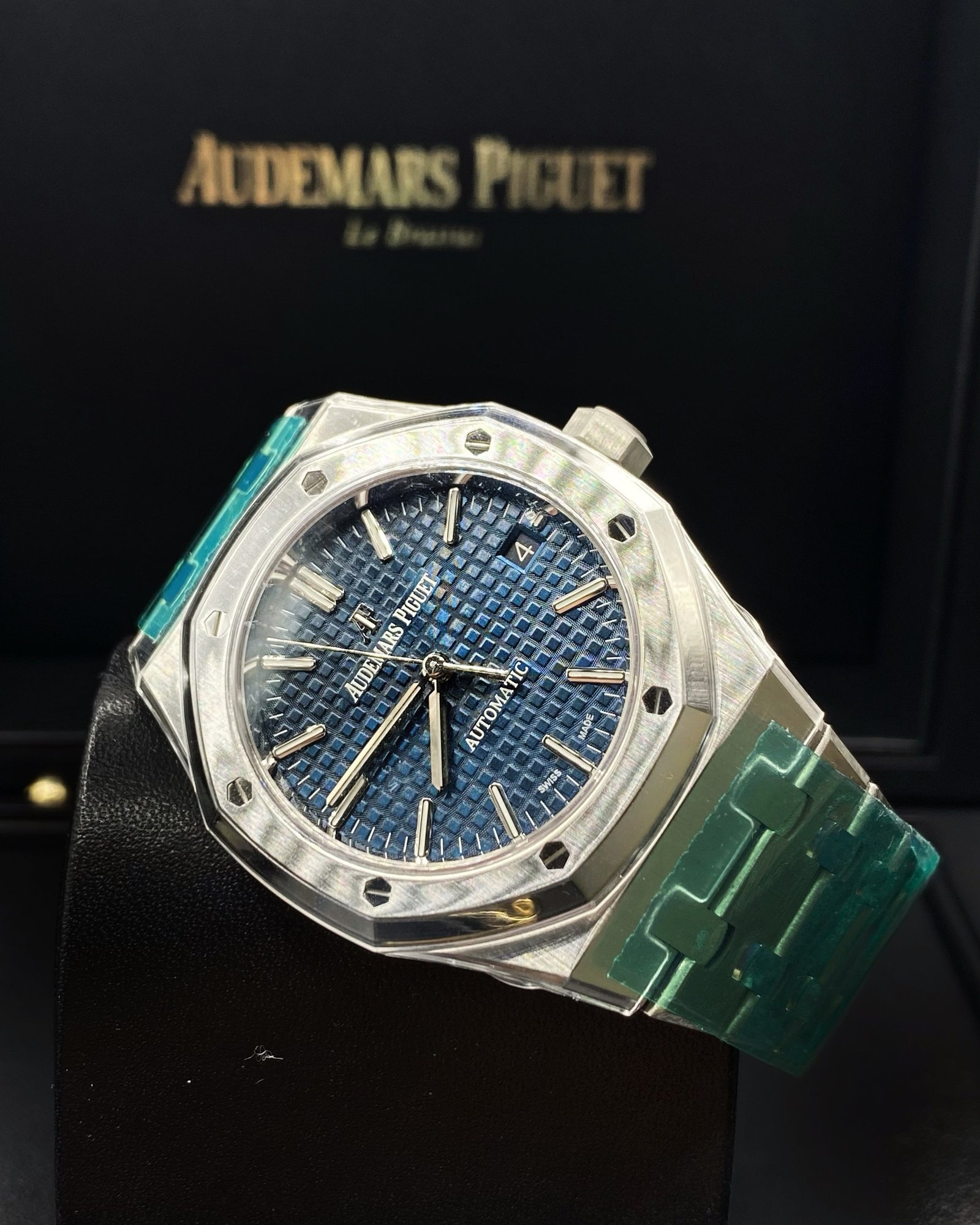 【Super Clone】Audemars Piguet Royal Oak Selfwinding Blue dial, 37mm, Stainless steel, 15450ST.OO.1256ST.03 - Image 2