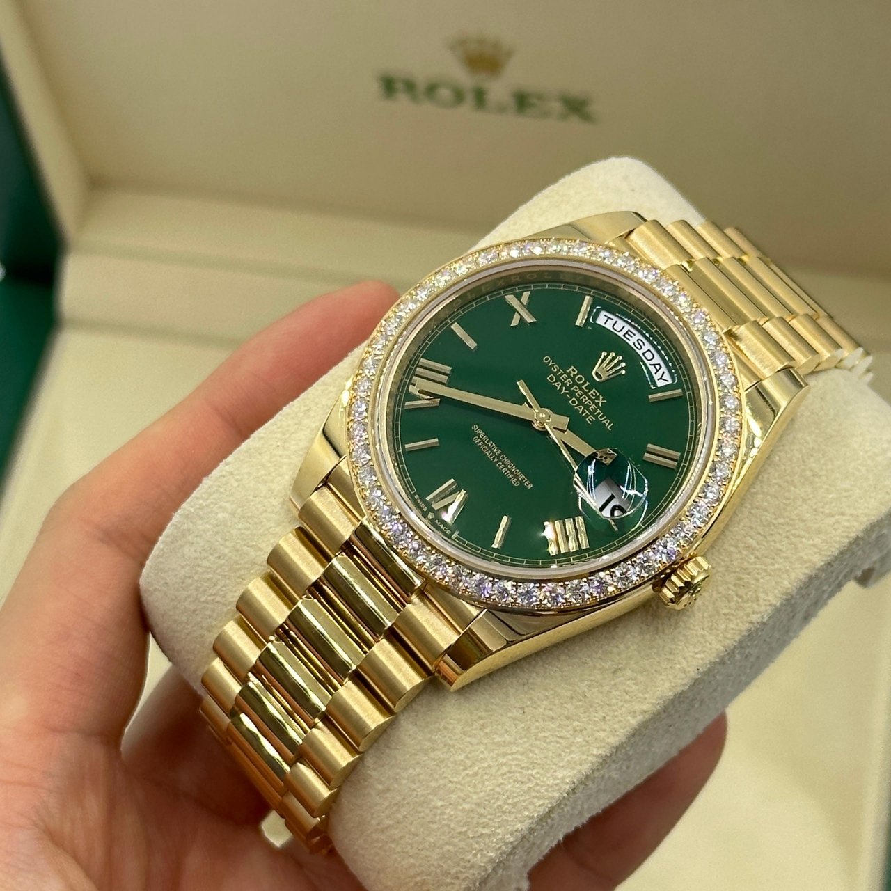 RLX Day-Date "President" 40mm Yellow Gold Green Roman Dial Diamond Bezel - 228348rbr - Image 8
