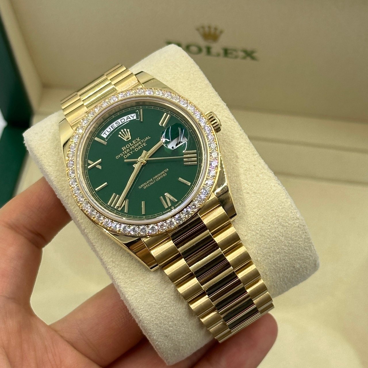 RLX Day-Date "President" 40mm Yellow Gold Green Roman Dial Diamond Bezel - 228348rbr - Image 7