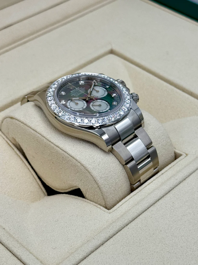 【Super Clone】Rolex Cosmograph Daytona 40mm White Gold Mother of Pearl Dial Diamond Bezel - 126579RBR - Image 4
