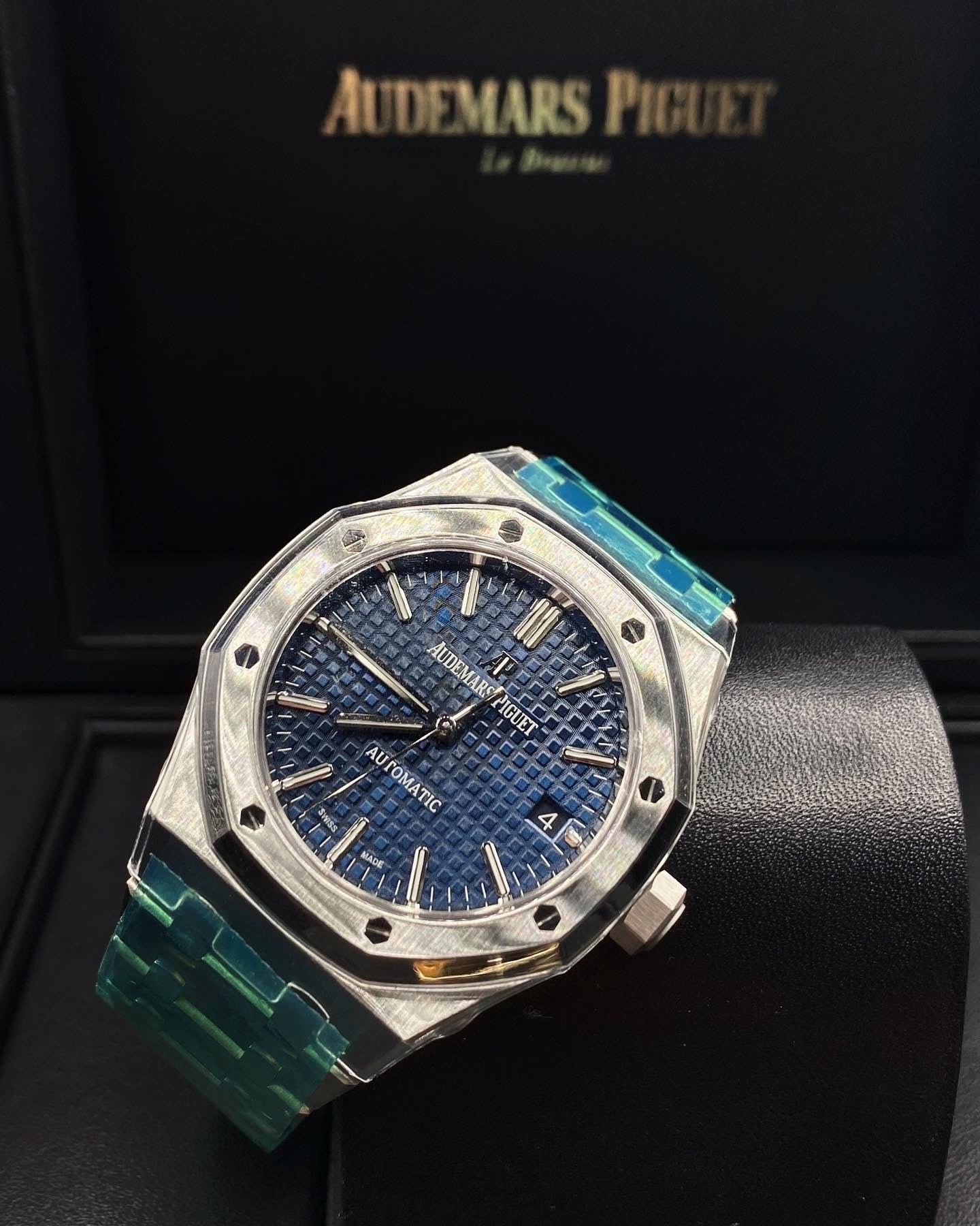 【Super Clone】Audemars Piguet Royal Oak Selfwinding Blue dial, 37mm, Stainless steel, 15450ST.OO.1256ST.03