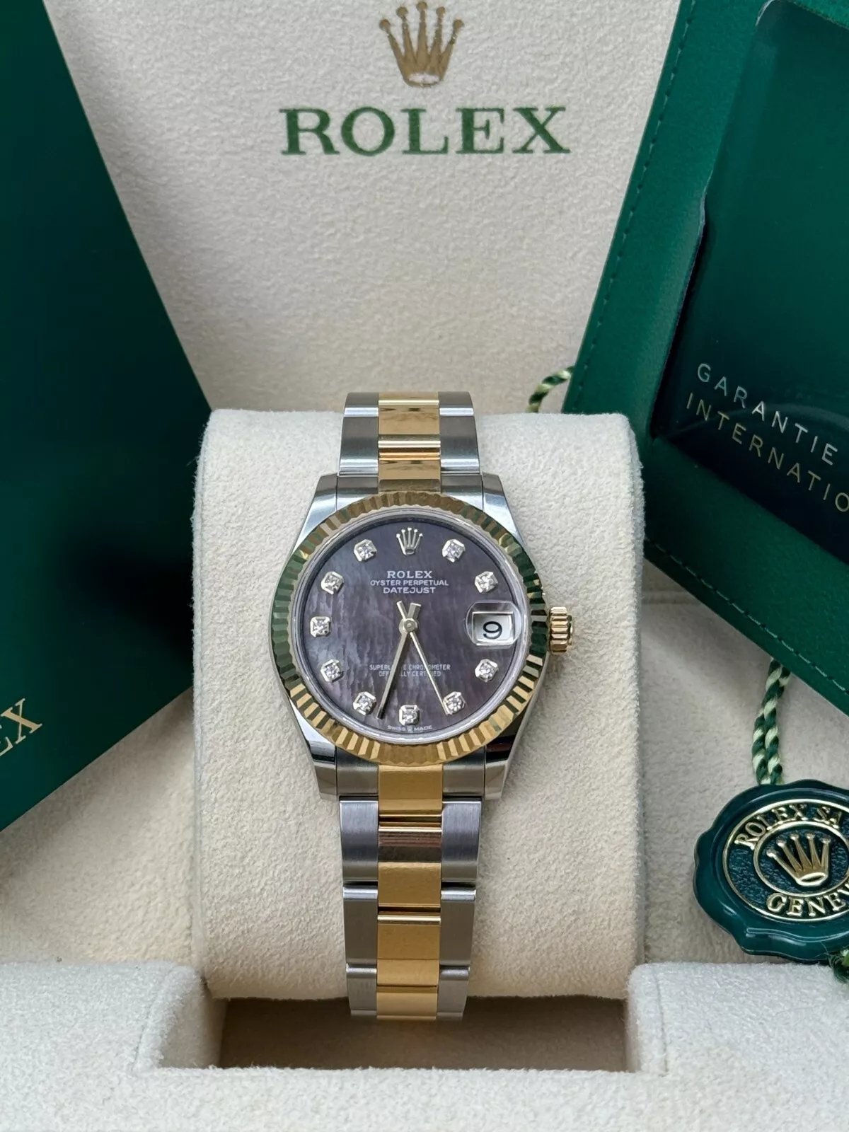 RLX Datejust m278273-0023/0024 31mm Black Mother-of-Pearl Dial Stainless Steel and Yellow Gold Oyster Watch - Image 3
