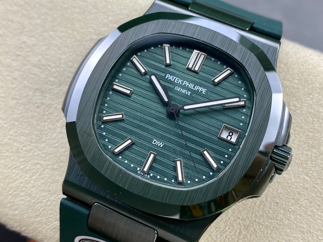 【Super Clone】Patek Philippe Nautilus Green Rubber Green Dial 5711 40MM Watch - Image 5