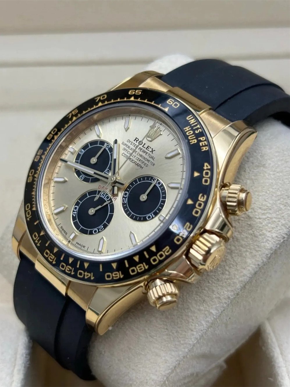 【Super Clone】Rolex Daytona Yellow Gold /Ceramic / Golden /Oysterflex m126518LN-0012 - Image 7