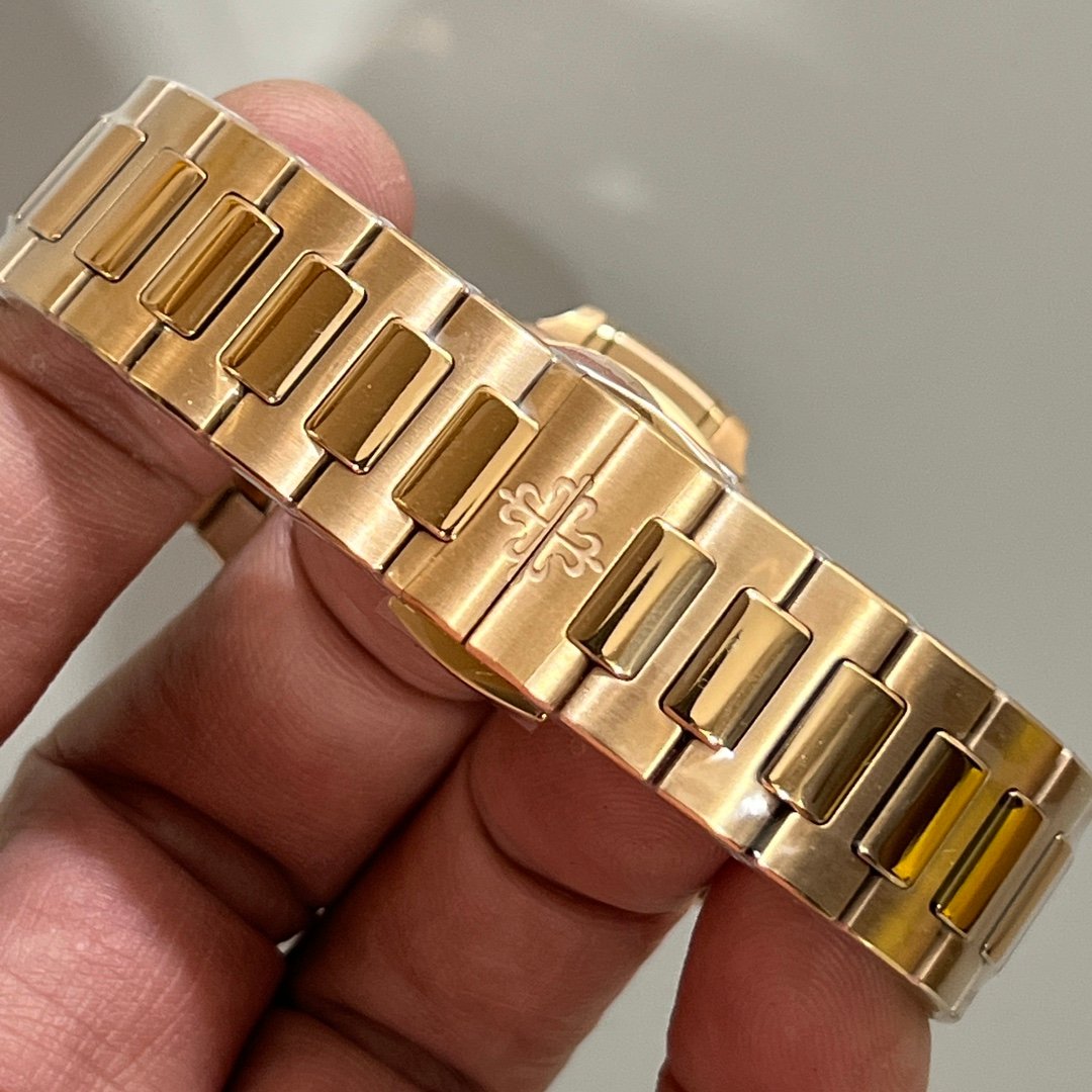 【Super Clone】Patek Philippe Nautilus Ladies Rose Gold Gemset Bezel 7118 1300R 001 - Image 11