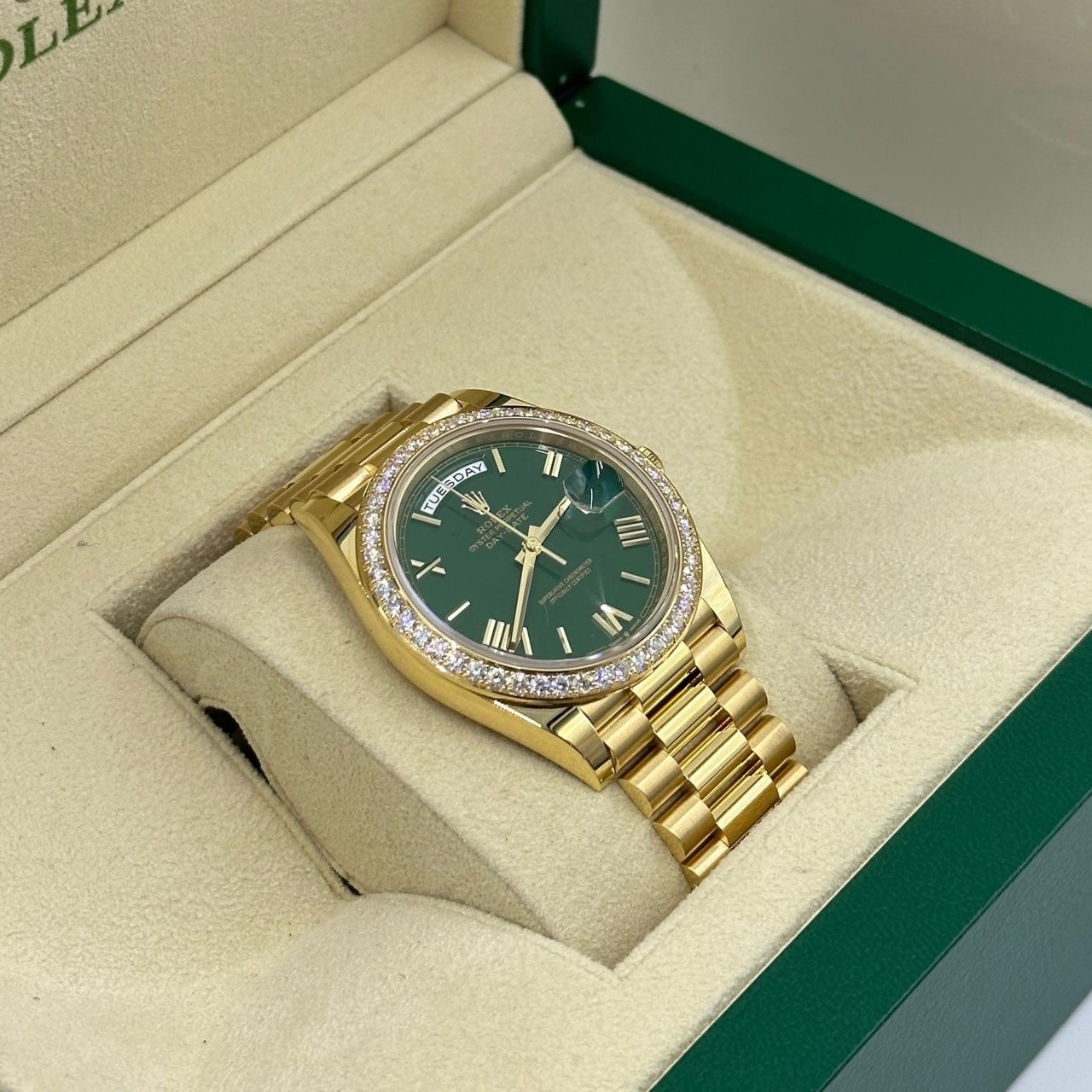 RLX Day-Date "President" 40mm Yellow Gold Green Roman Dial Diamond Bezel - 228348rbr - Image 5