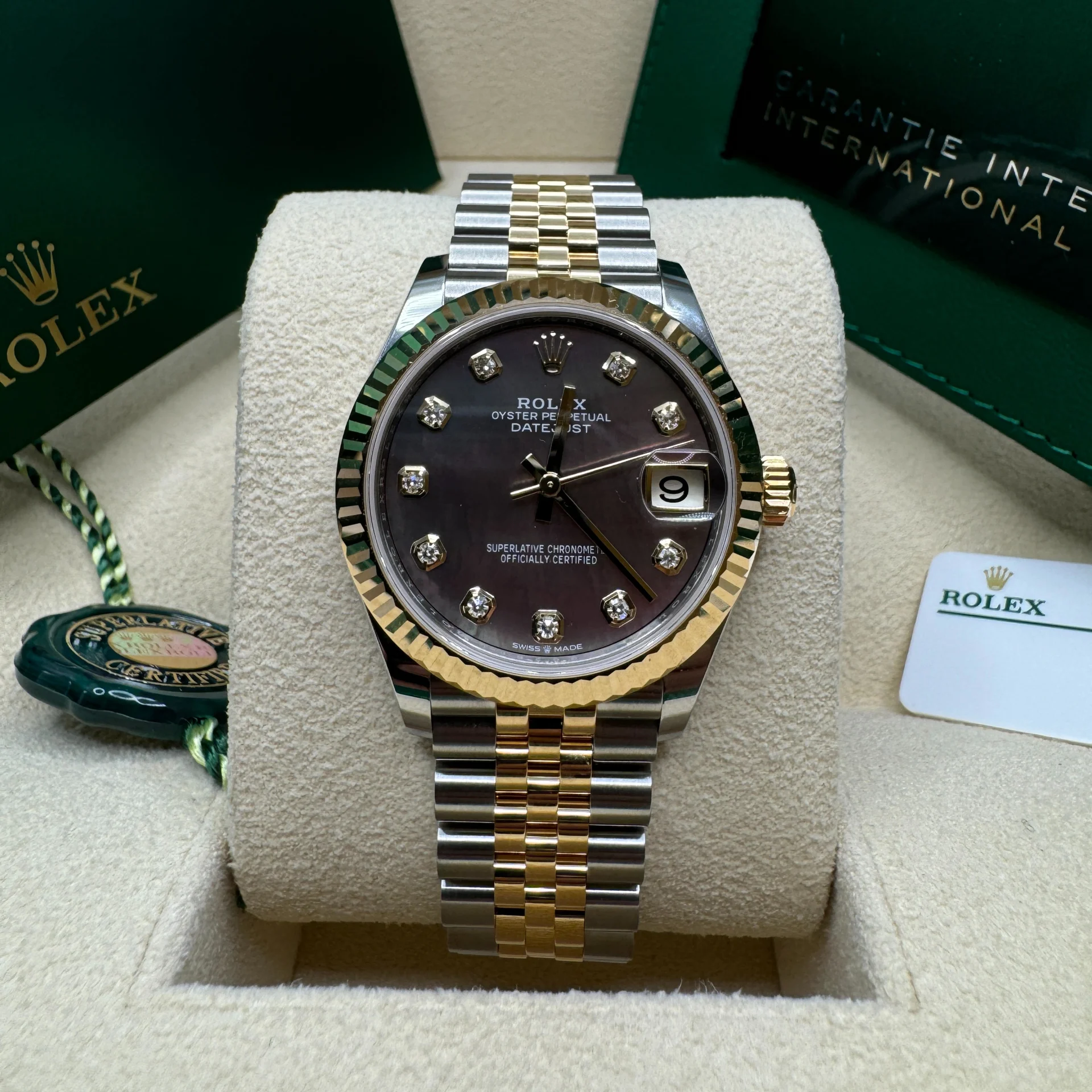 RLX Datejust m278273-0023/0024 31mm Black Mother-of-Pearl Dial Stainless Steel and Yellow Gold Oyster Watch - Image 9