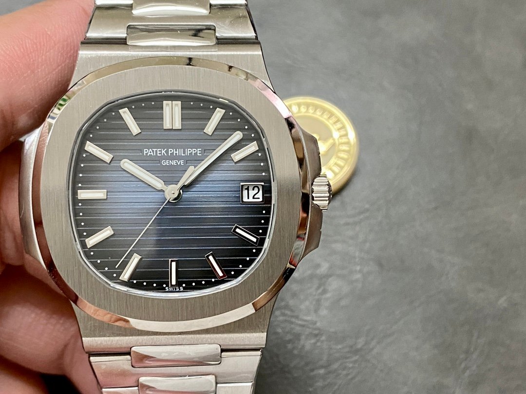 【Super Clone】Replica Patek Philippe Nautilus 5711 1A Black Dial 40mm Mens Watch - Image 3