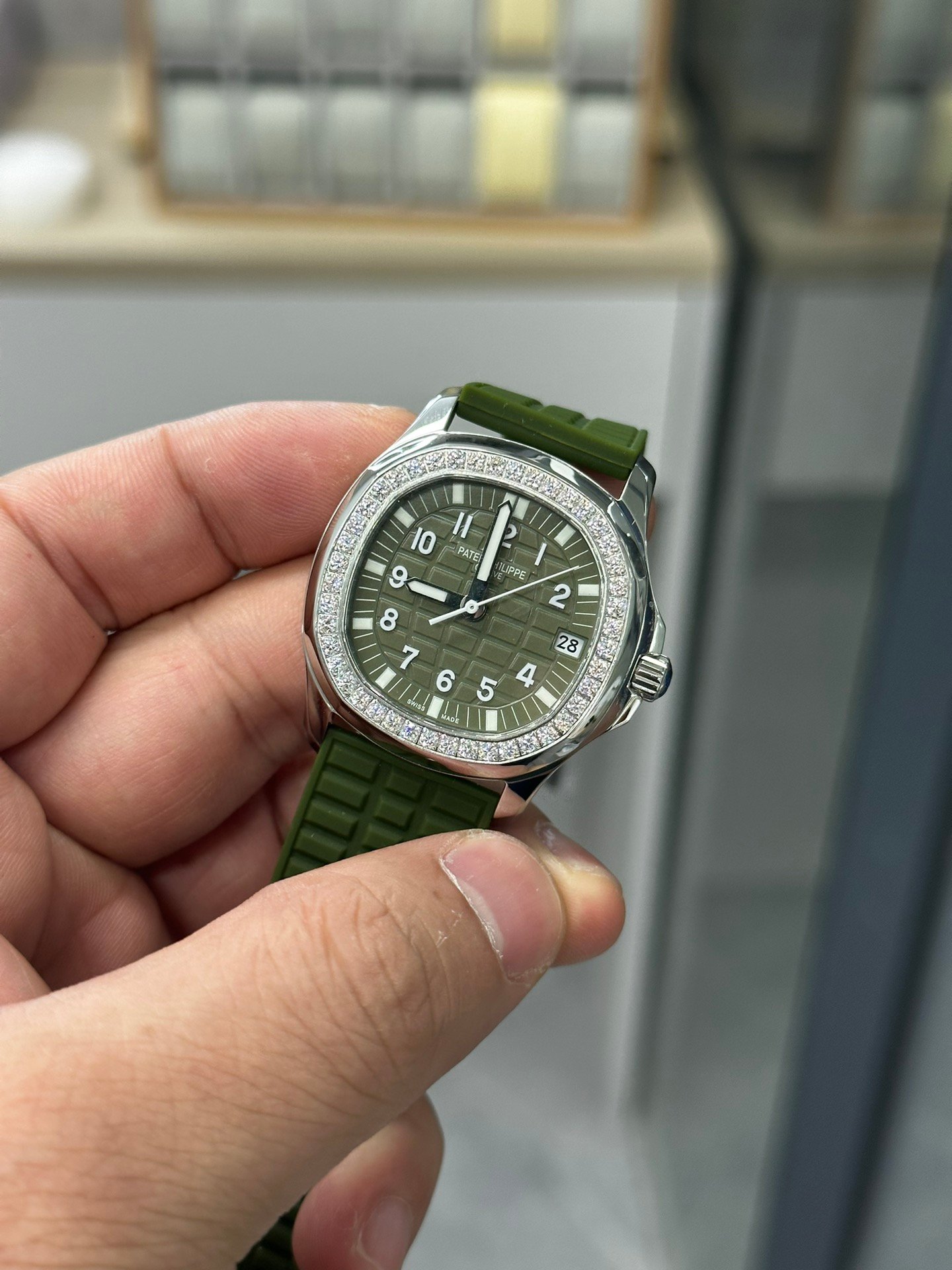 【Super Clone】Replica Patek Philippe Aquanaut 5267 200A 011 Watch For Sale - Image 4