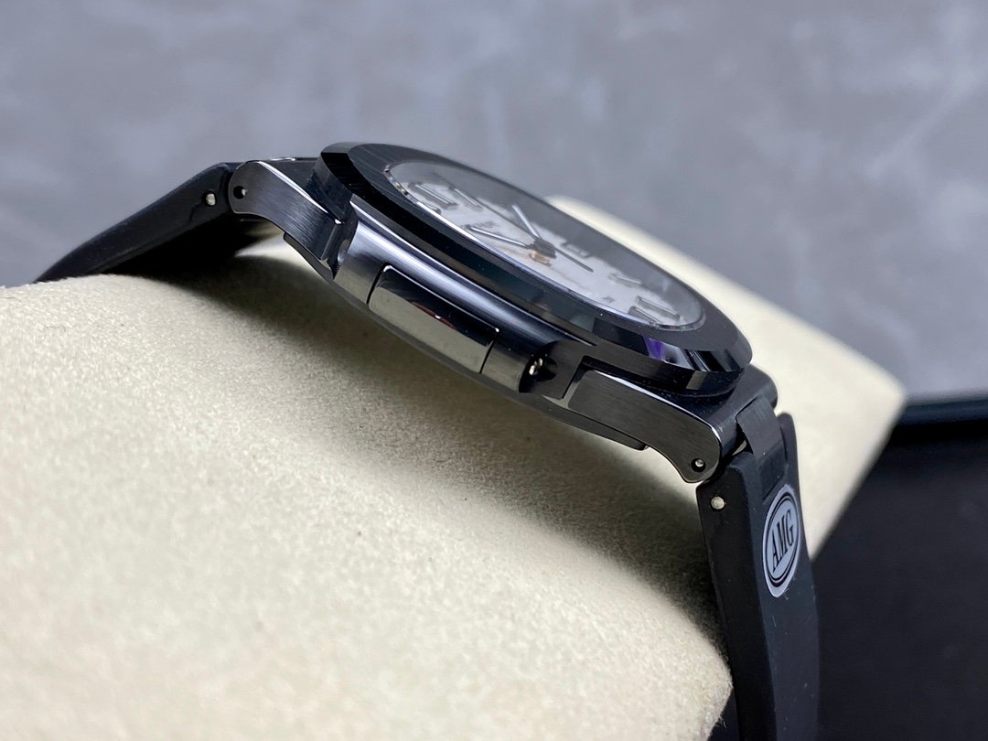 【Super Clone】Patek Philippe Nautilus Titanium Case White Dial 5711 40MM Watch - Image 7