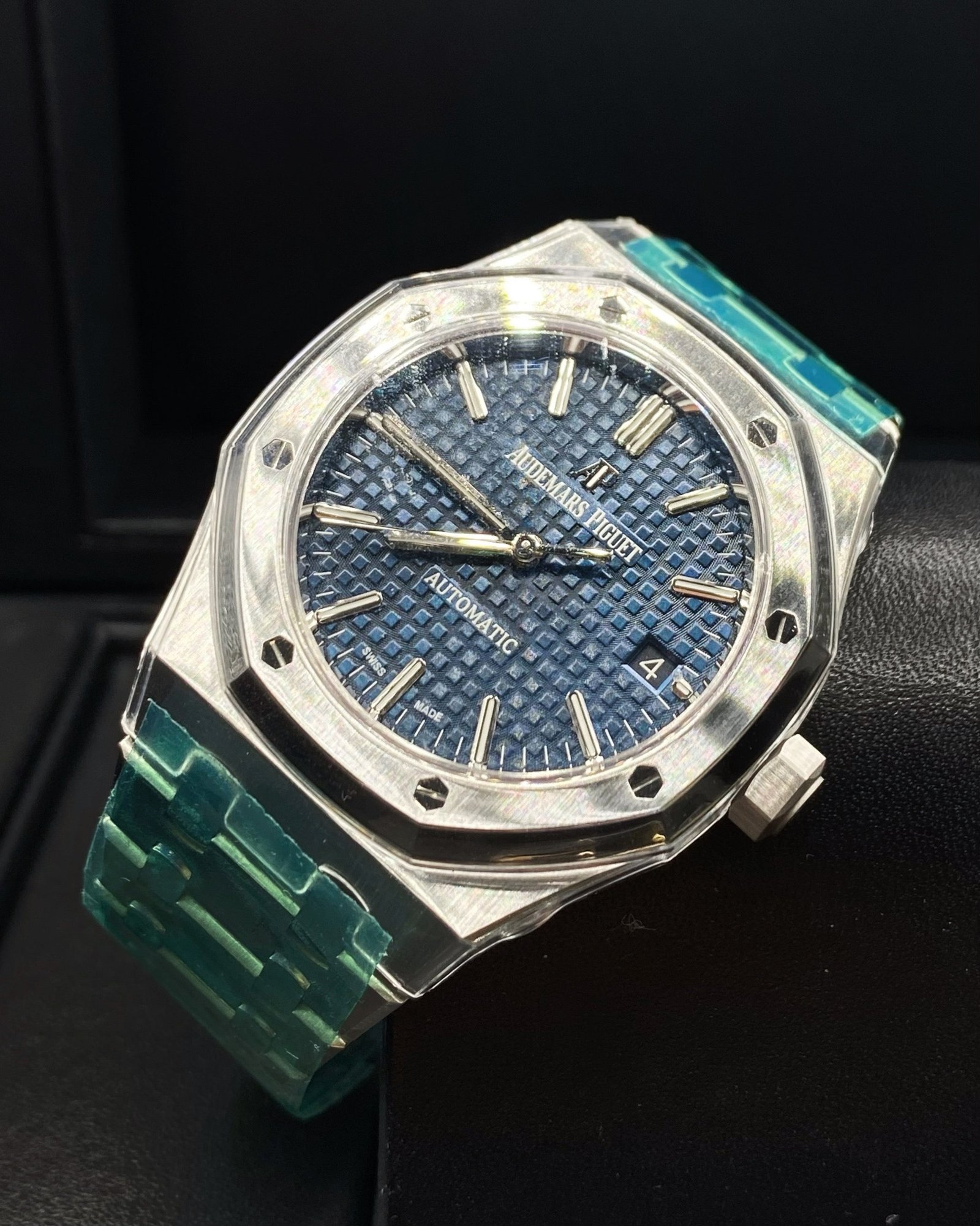 【Super Clone】Audemars Piguet Royal Oak Selfwinding Blue dial, 37mm, Stainless steel, 15450ST.OO.1256ST.03 - Image 3