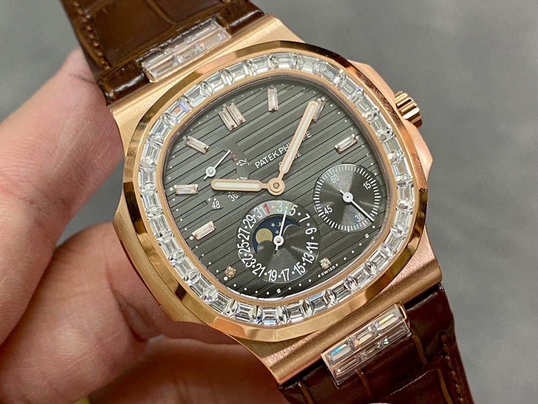 【Super Clone】Replica Patek Philippe Nautilus 5724 001 40mm Mens Watch - Image 5