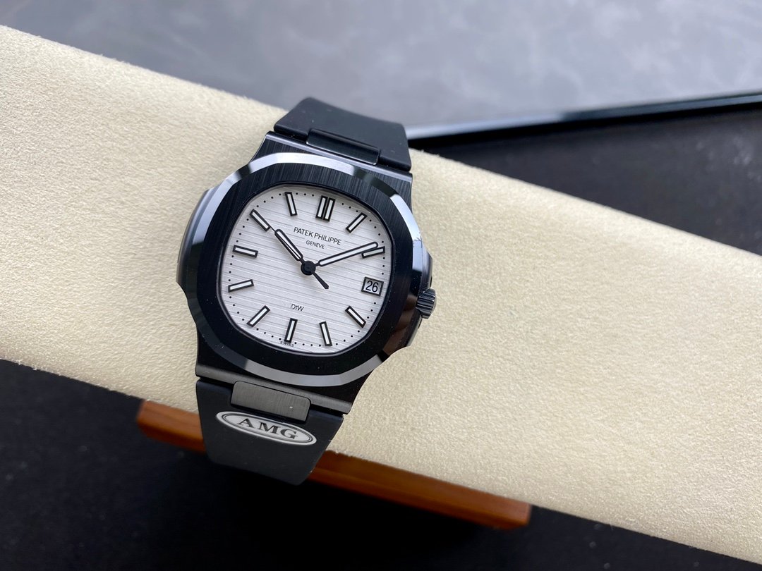 【Super Clone】Patek Philippe Nautilus Titanium Case White Dial 5711 40MM Watch - Image 6