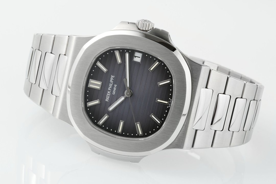 【Super Clone】Replica Patek Philippe Nautilus 5711 1A Black Dial 40mm Mens Watch - Image 14
