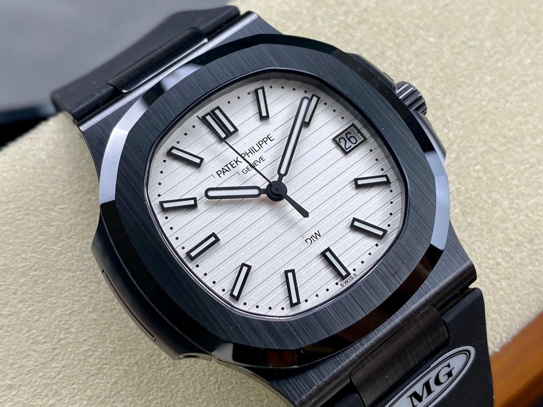 【Super Clone】Patek Philippe Nautilus Titanium Case White Dial 5711 40MM Watch - Image 5