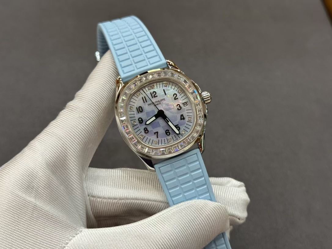 【Super Clone】Replica Patek Philippe Aquanaut 5072G 001 Watch For Sale - Image 4