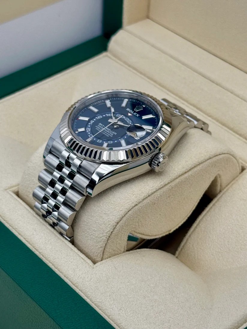 RLX Sky-Dweller 42mm 336934-0005/0006 Stainless Steel Blue Dial Jubilee - Image 11