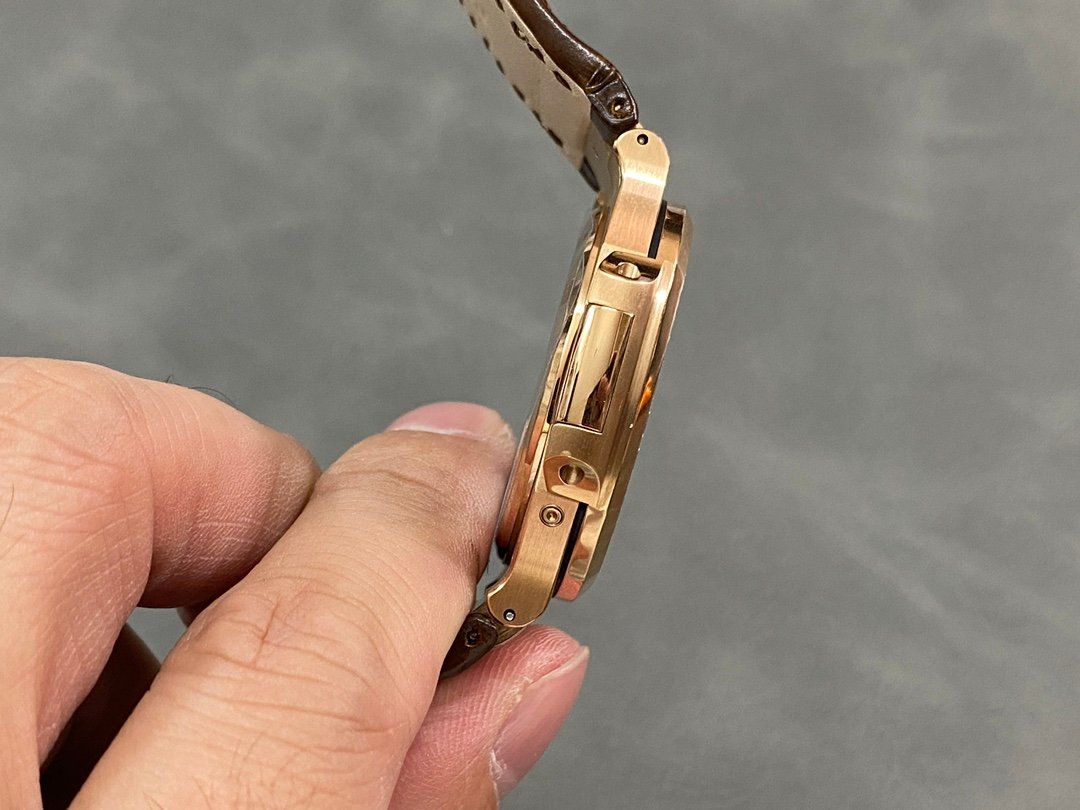 【Super Clone】Replica Patek Philippe Nautilus 5724 001 40mm Mens Watch - Image 7