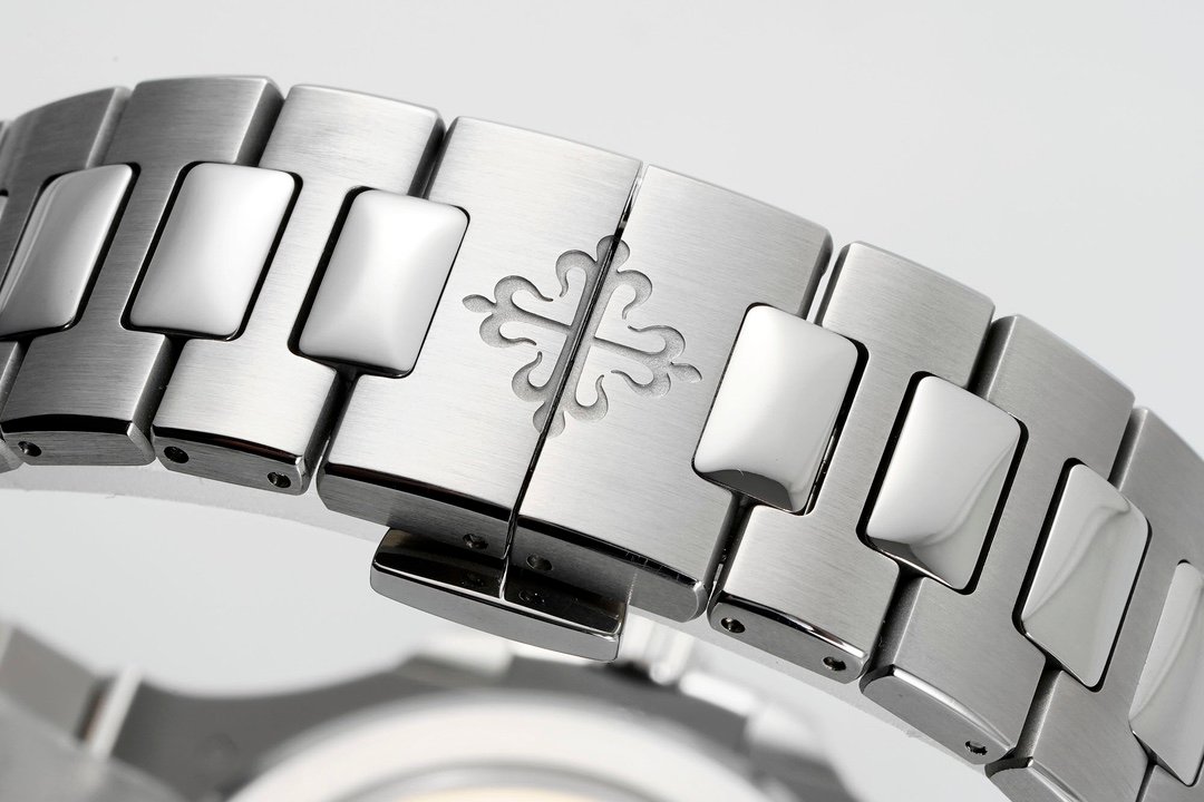 【Super Clone】Replica Patek Philippe Nautilus 5711 1A Black Dial 40mm Mens Watch - Image 19