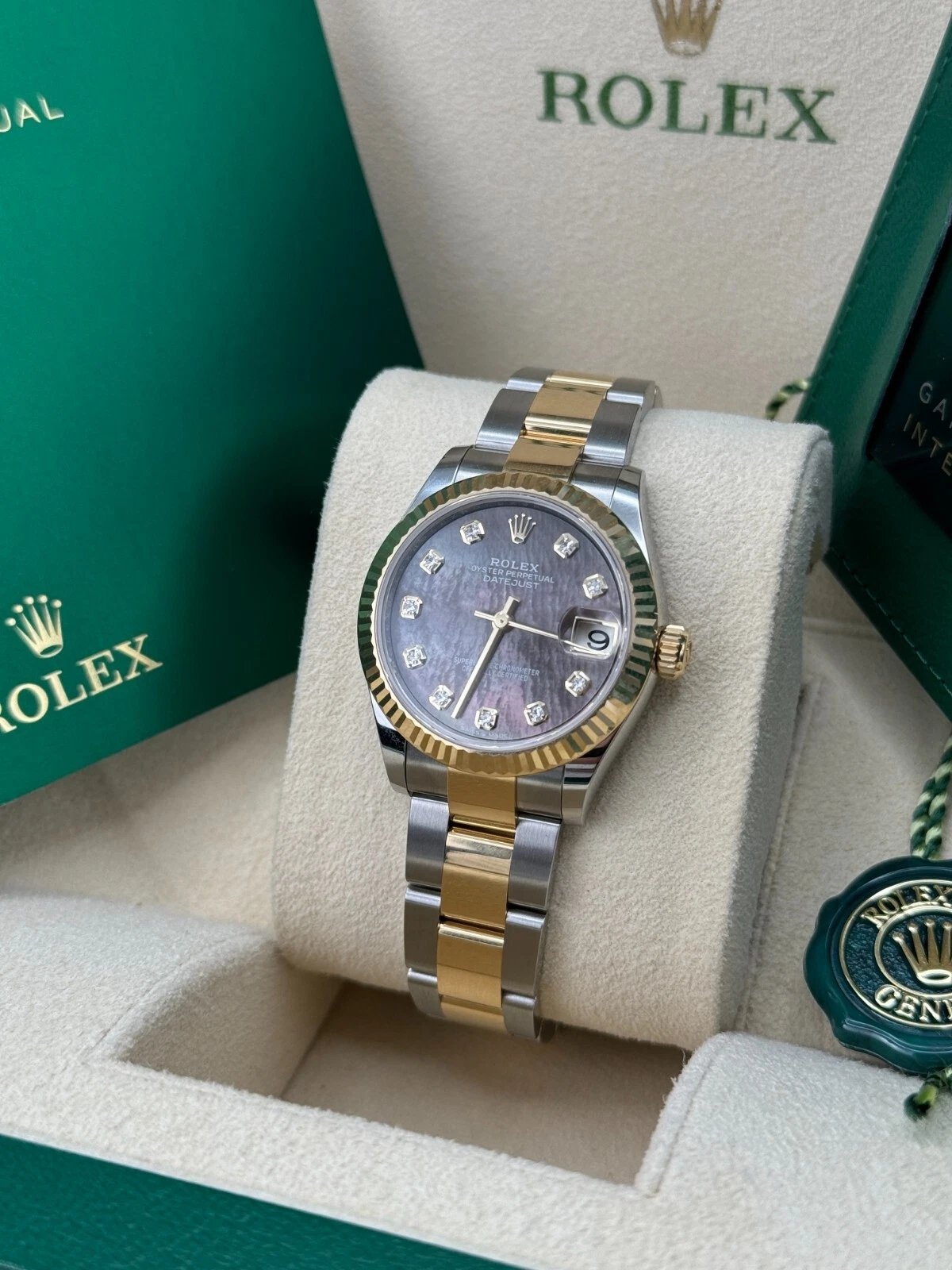 RLX Datejust m278273-0023/0024 31mm Black Mother-of-Pearl Dial Stainless Steel and Yellow Gold Oyster Watch - Image 5