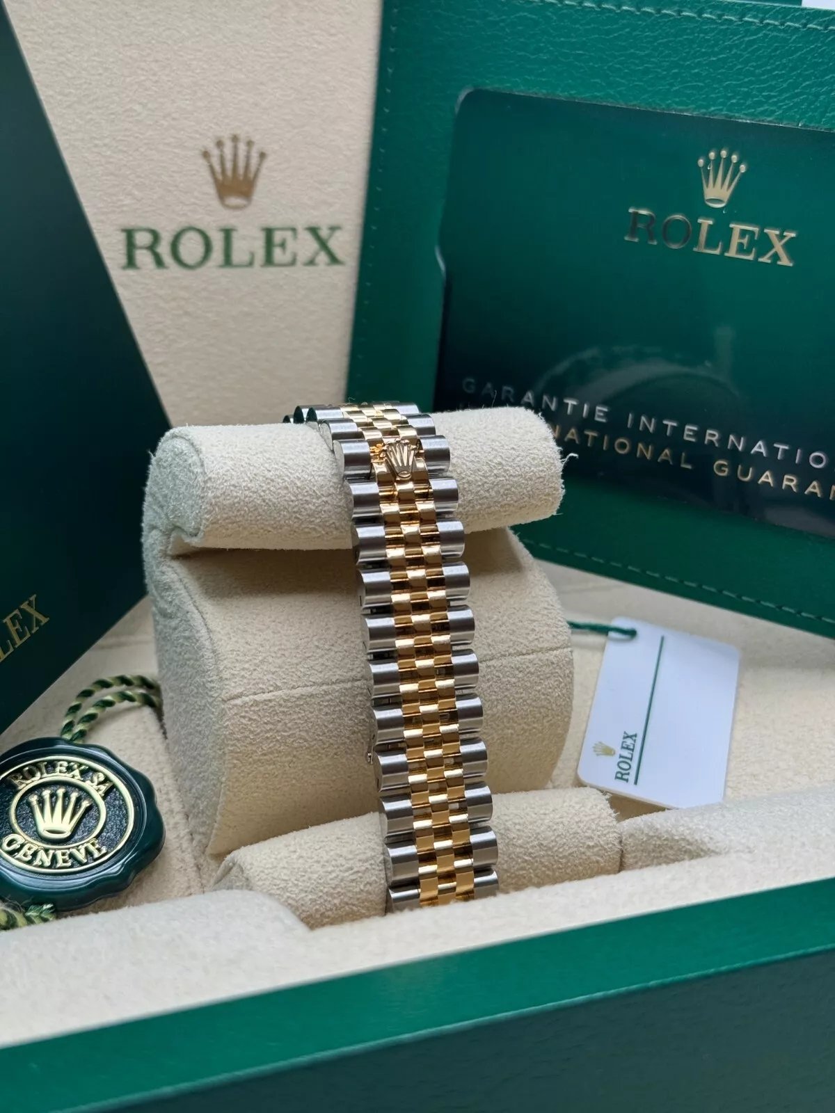 RLX Datejust m278273-0019/0020 31mm Silver Dial Stainless Steel and Yellow Gold Oyster Watch - Image 6