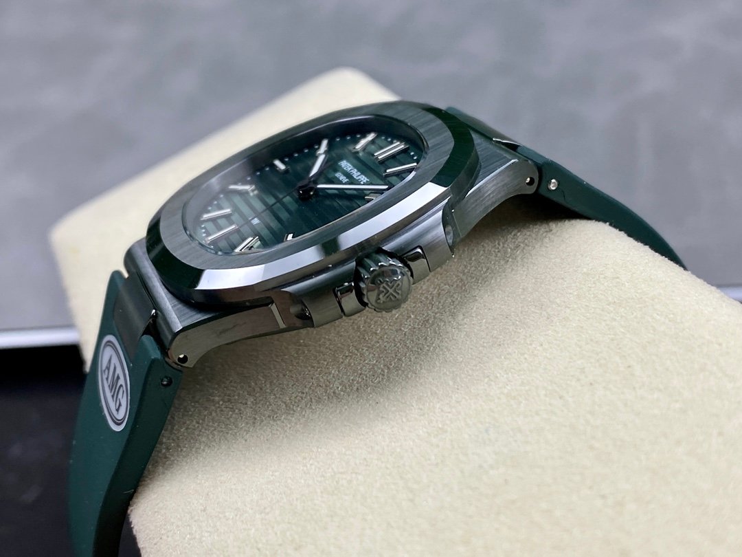 【Super Clone】Patek Philippe Nautilus Green Rubber Green Dial 5711 40MM Watch - Image 7