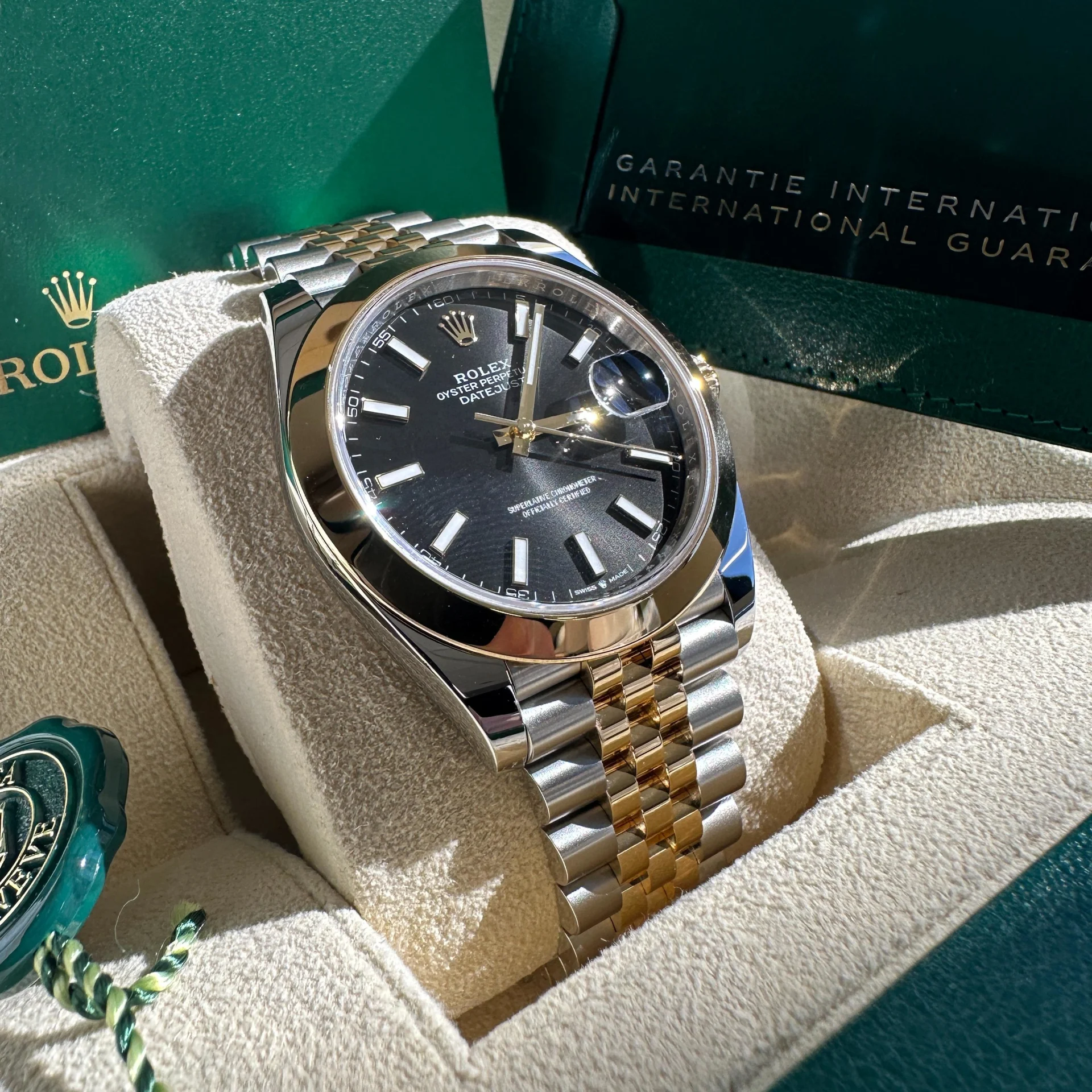 RLX Datejust 41mm 126303 Black Index Jubilee 41mm Steel and Yellow Gold Mens Watch - Image 4