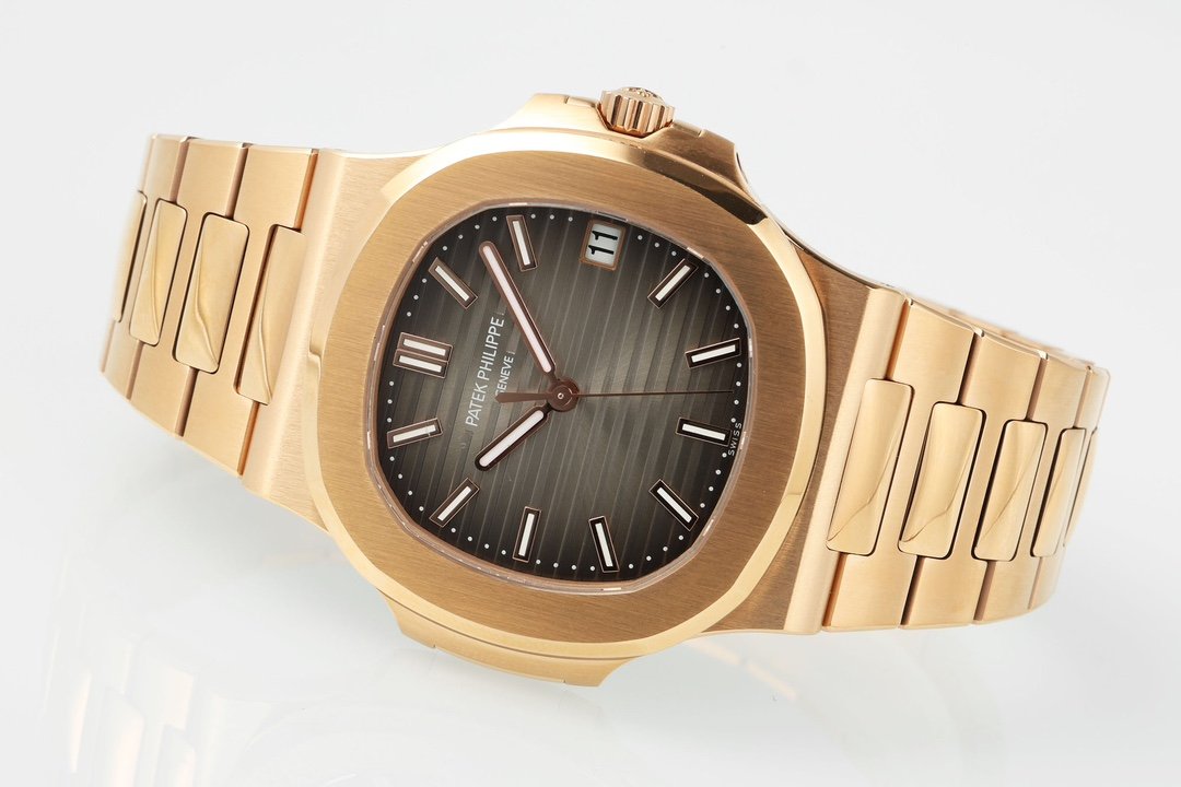 【Super Clone】Replica Patek Philippe Nautilus 5711R 001 40MM Mens Watch - Image 4