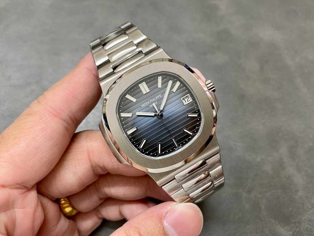【Super Clone】Replica Patek Philippe Nautilus 5711 1A Black Dial 40mm Mens Watch - Image 6