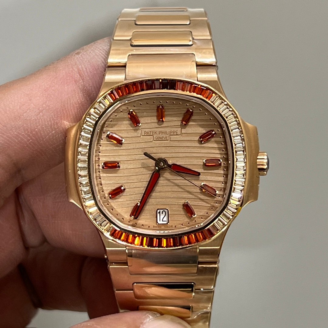 【Super Clone】Patek Philippe Nautilus Ladies Rose Gold Gemset Bezel 7118 1300R 001 - Image 3