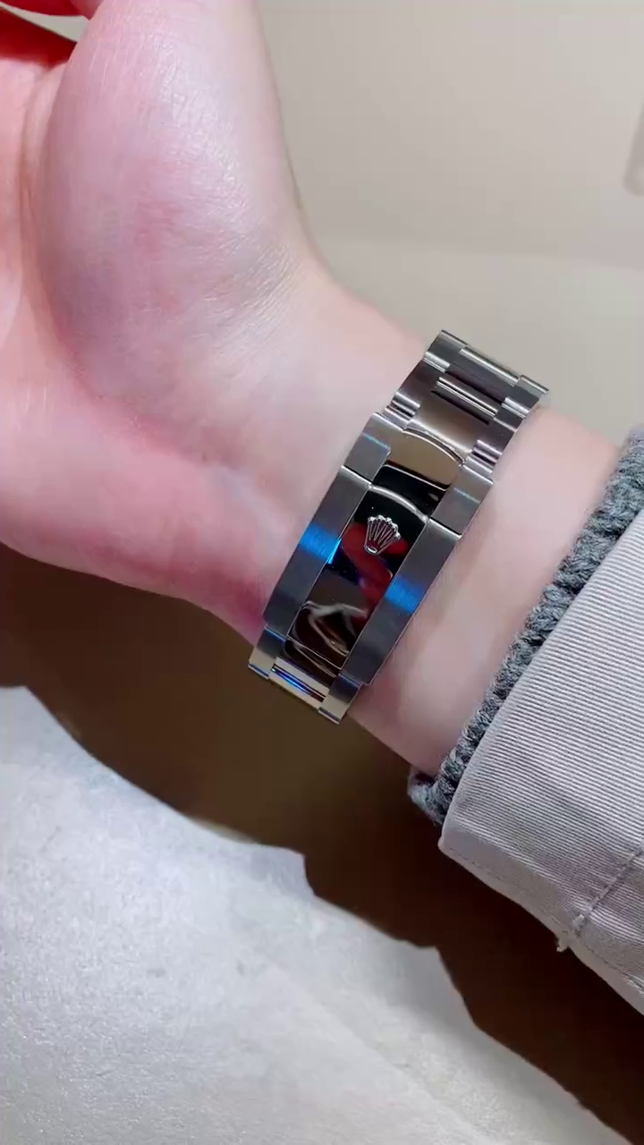 RLX Sky-Dweller 42mm 336934-0005/0006 Stainless Steel Blue Dial Jubilee - Image 9