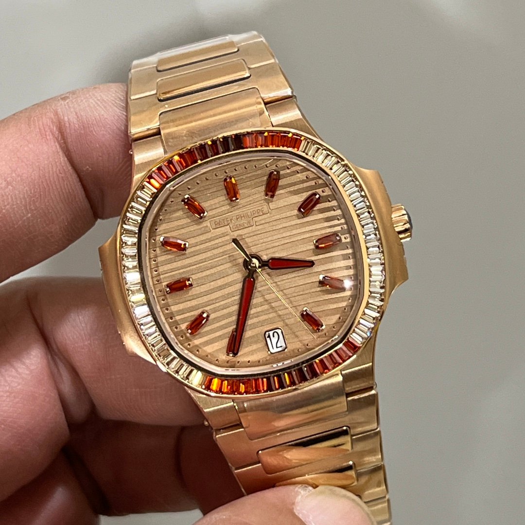 【Super Clone】Patek Philippe Nautilus Ladies Rose Gold Gemset Bezel 7118 1300R 001 - Image 4
