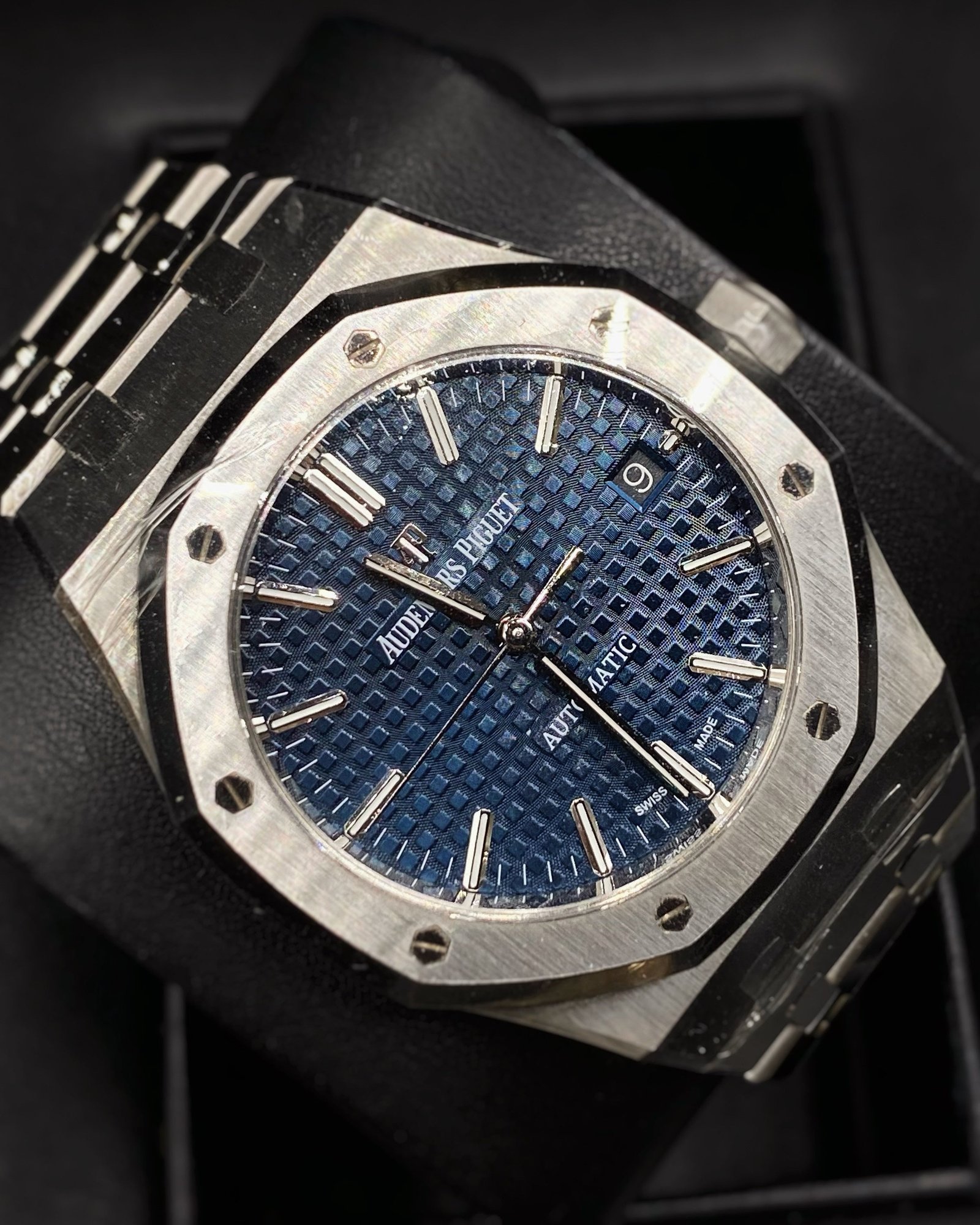 【Super Clone】Audemars Piguet Royal Oak Selfwinding Blue dial, 37mm, Stainless steel, 15450ST.OO.1256ST.03 - Image 3