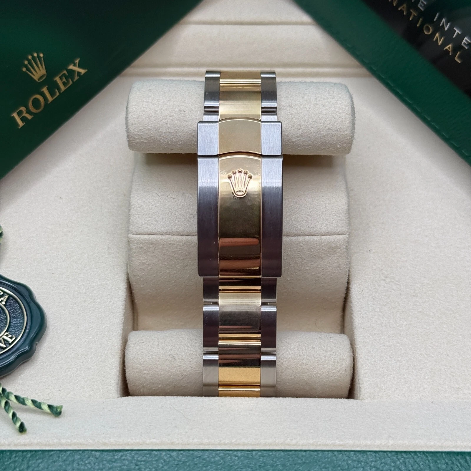 RLX Datejust 41mm 126333 Silver Index Oyster Steel and Yellow Gold Mens Watch - Image 10