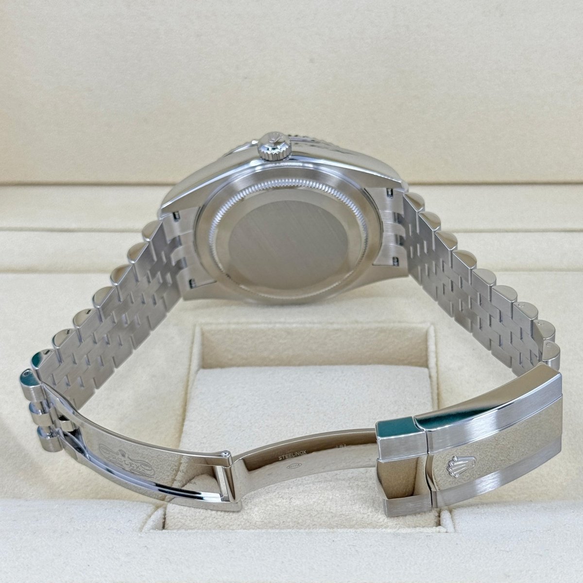 RLX Sky-Dweller 42mm 336934-0005/0006 Stainless Steel Blue Dial Jubilee - Image 15