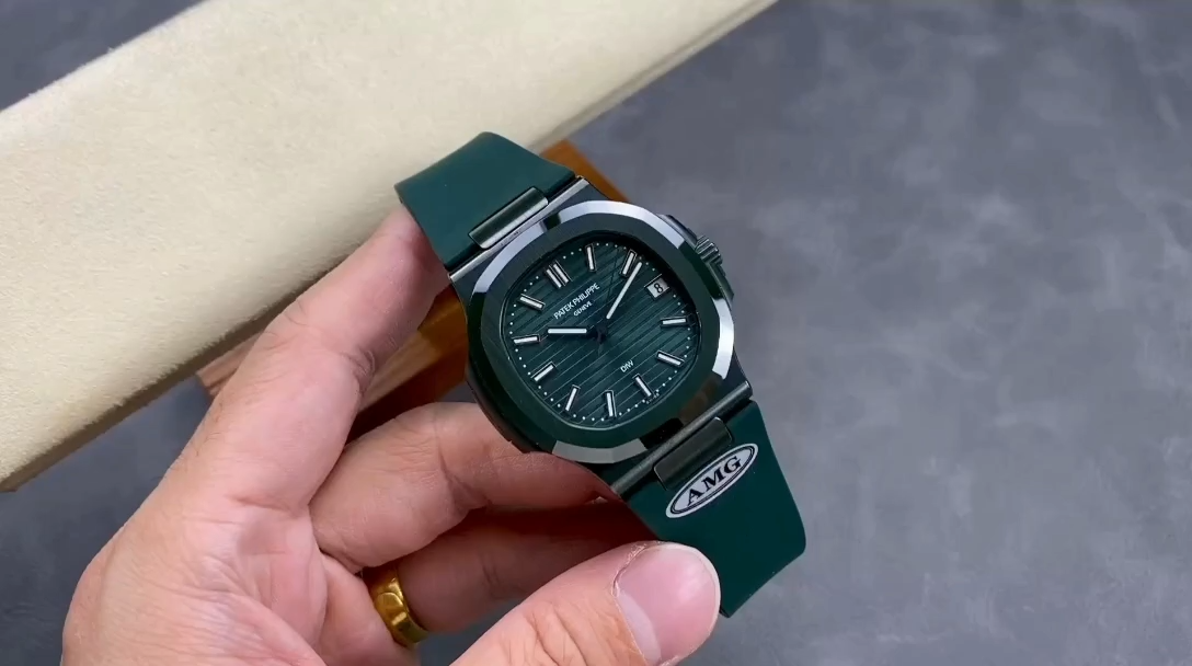 【Super Clone】Patek Philippe Nautilus Green Rubber Green Dial 5711 40MM Watch - Image 2