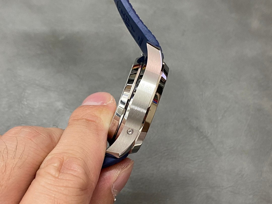 【Super Clone】Replica Patek Philippe Aquanaut Blue 5968A 001 42mm Mens Watch - Image 6