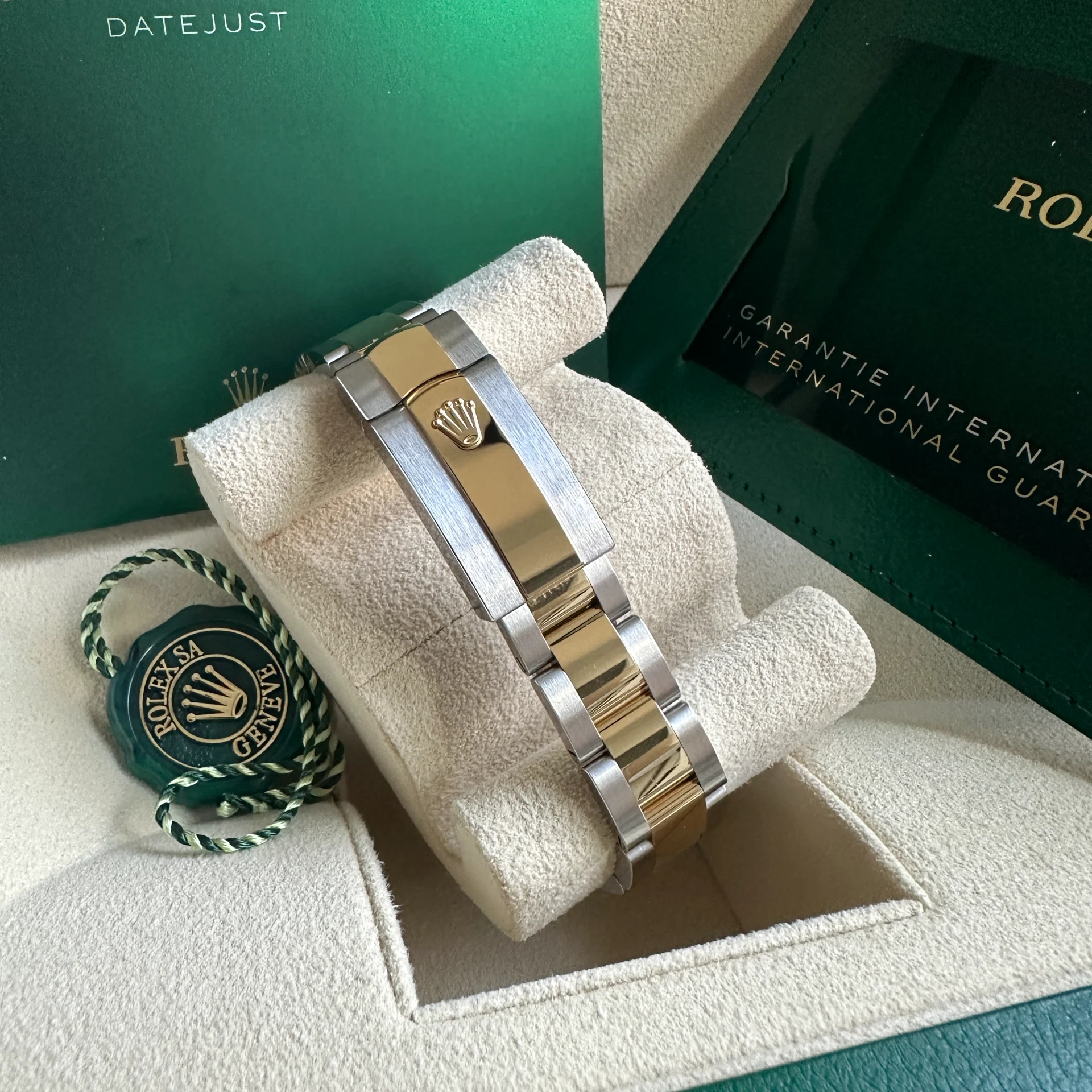 RLX Datejust m278273-0019/0020 31mm Silver Dial Stainless Steel and Yellow Gold Oyster Watch - Image 15