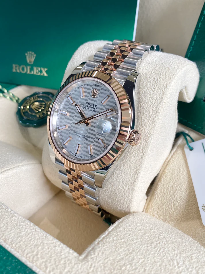 RLX Datejust 41mm 126331 Silver Fluted Motif Dial Two Tone Stainless Steel & 18K Rose Gold Jubilee Bracelet Men's Watch - Image 5