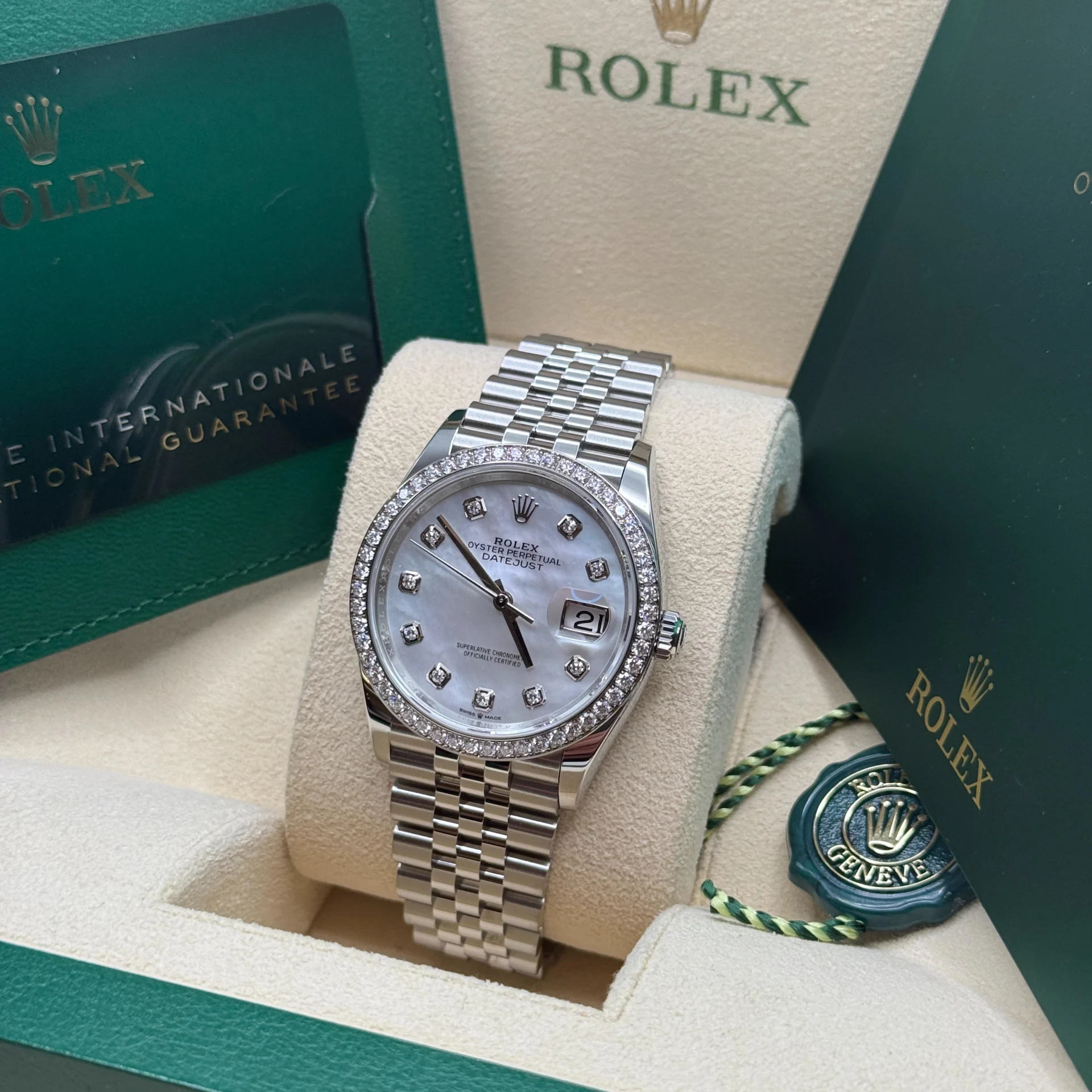 RLX Datejust 36mm 126284 Mother-of-Pearl Dial Oyster Bracelet - Image 11