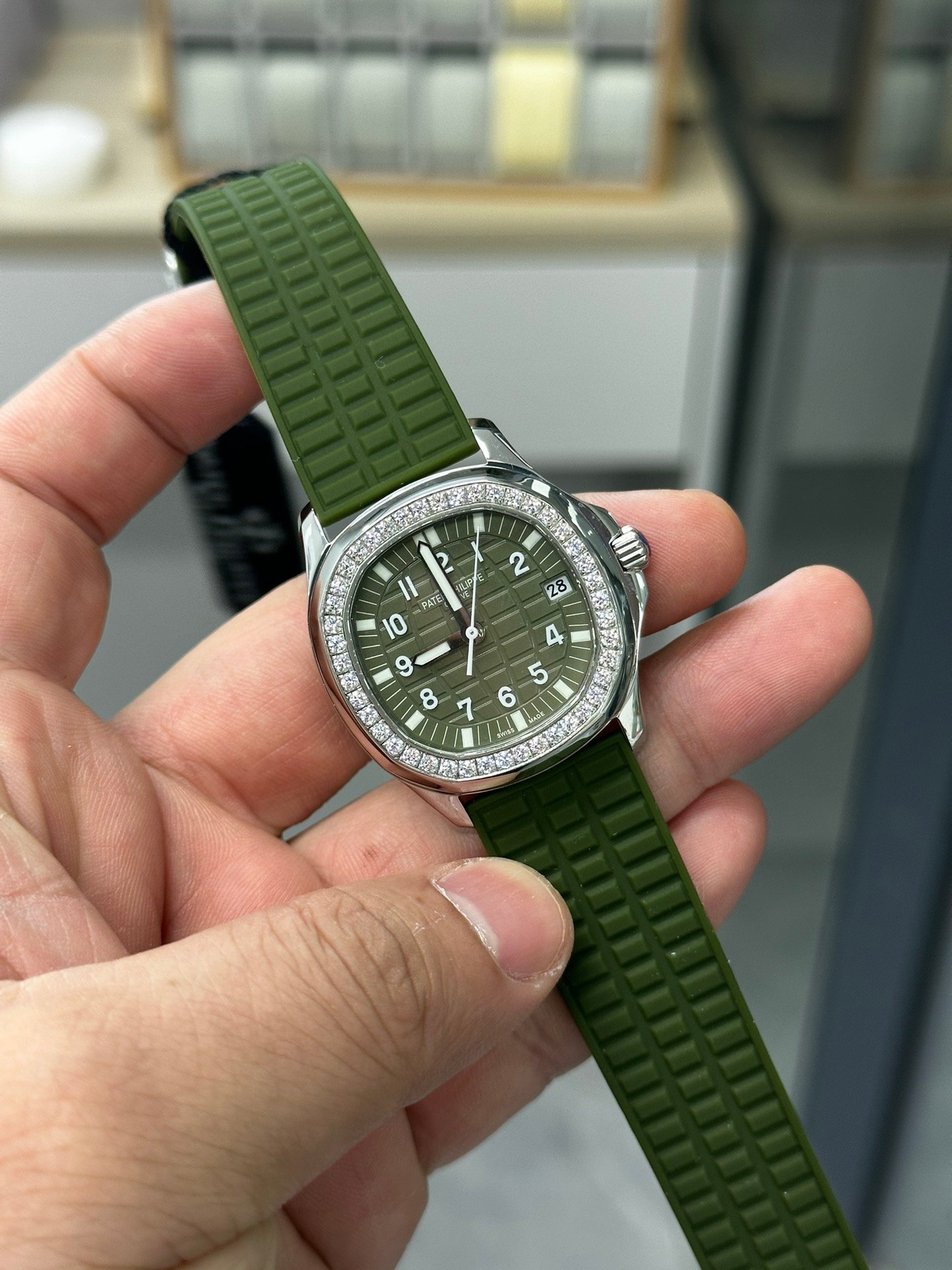【Super Clone】Replica Patek Philippe Aquanaut 5267 200A 011 Watch For Sale - Image 3